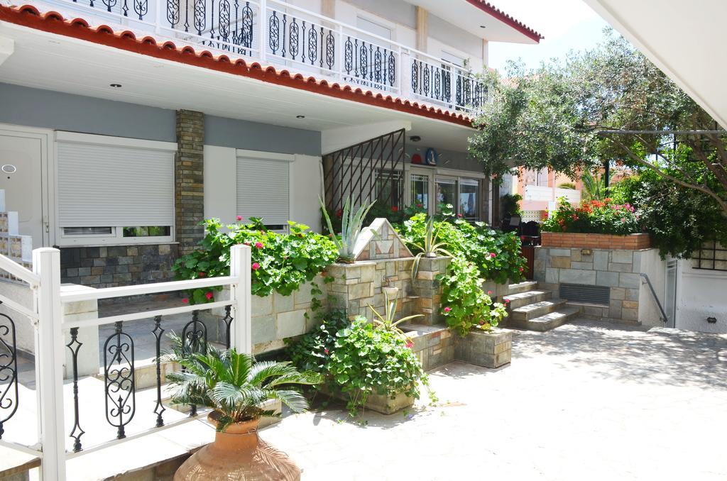 Hotel Vicky II Plomari Exterior photo