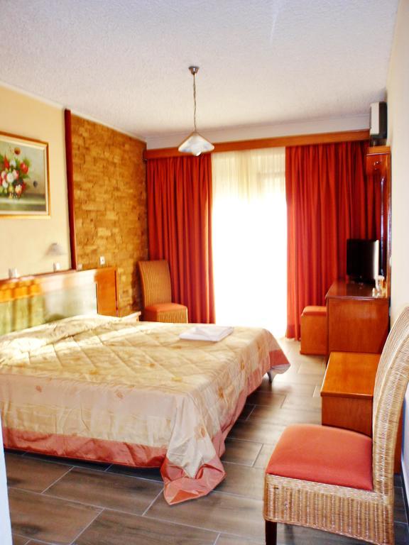 Hotel Vicky II Plomari Exterior photo